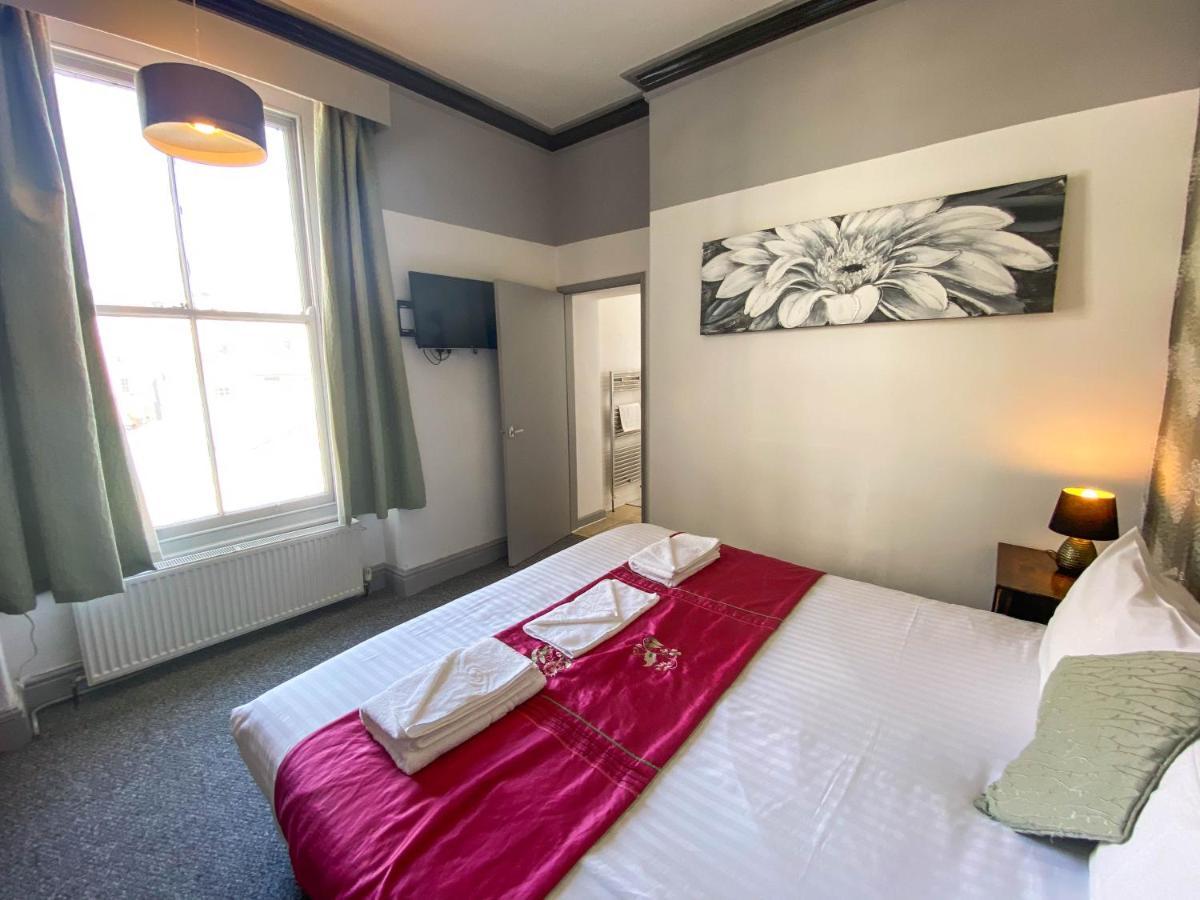 The Broadway Hotel Λαντούντνο Εξωτερικό φωτογραφία