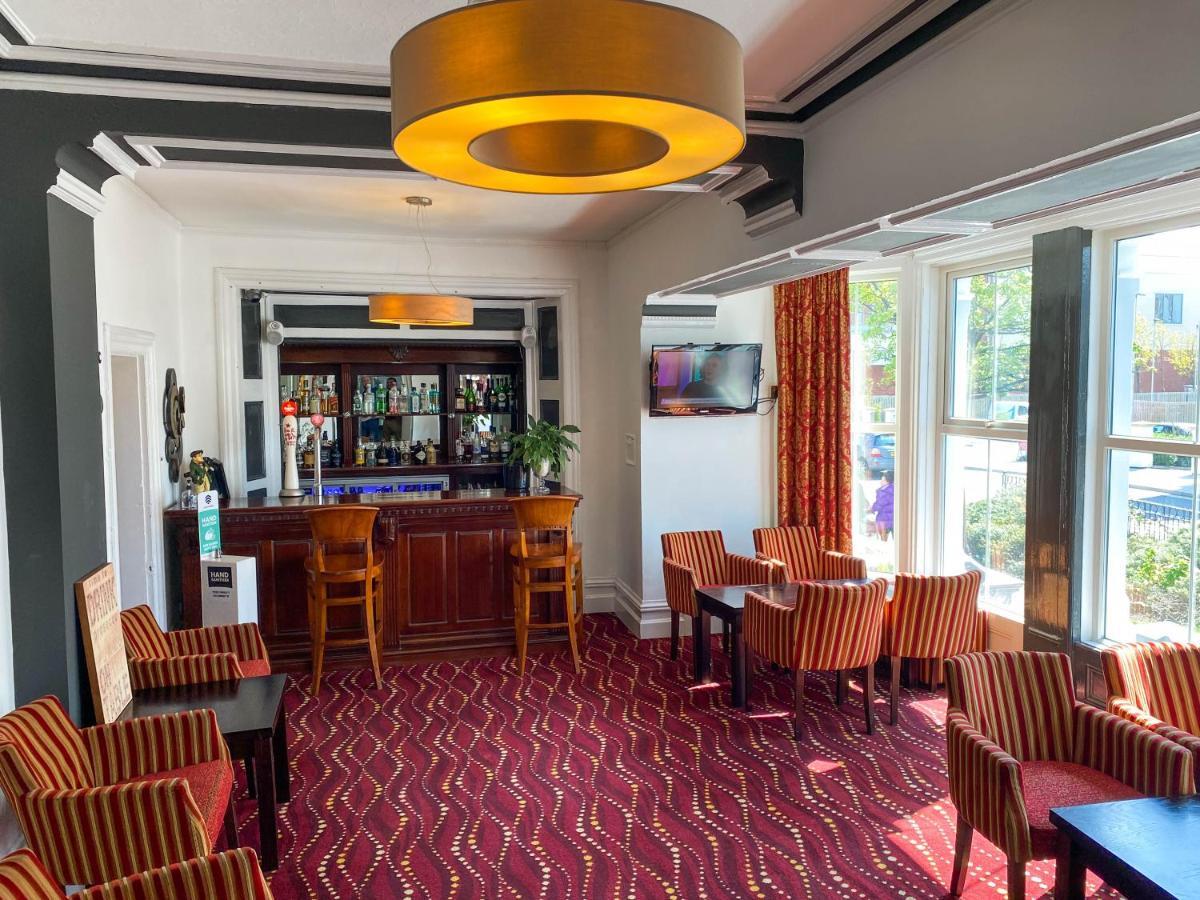 The Broadway Hotel Λαντούντνο Εξωτερικό φωτογραφία