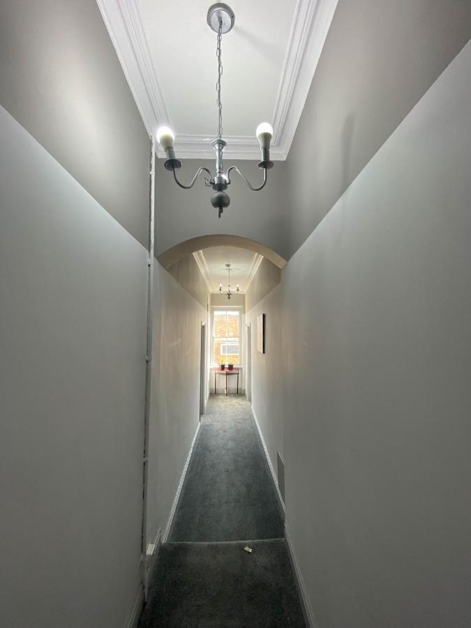 The Broadway Hotel Λαντούντνο Εξωτερικό φωτογραφία