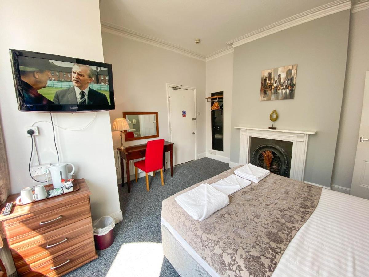 The Broadway Hotel Λαντούντνο Εξωτερικό φωτογραφία