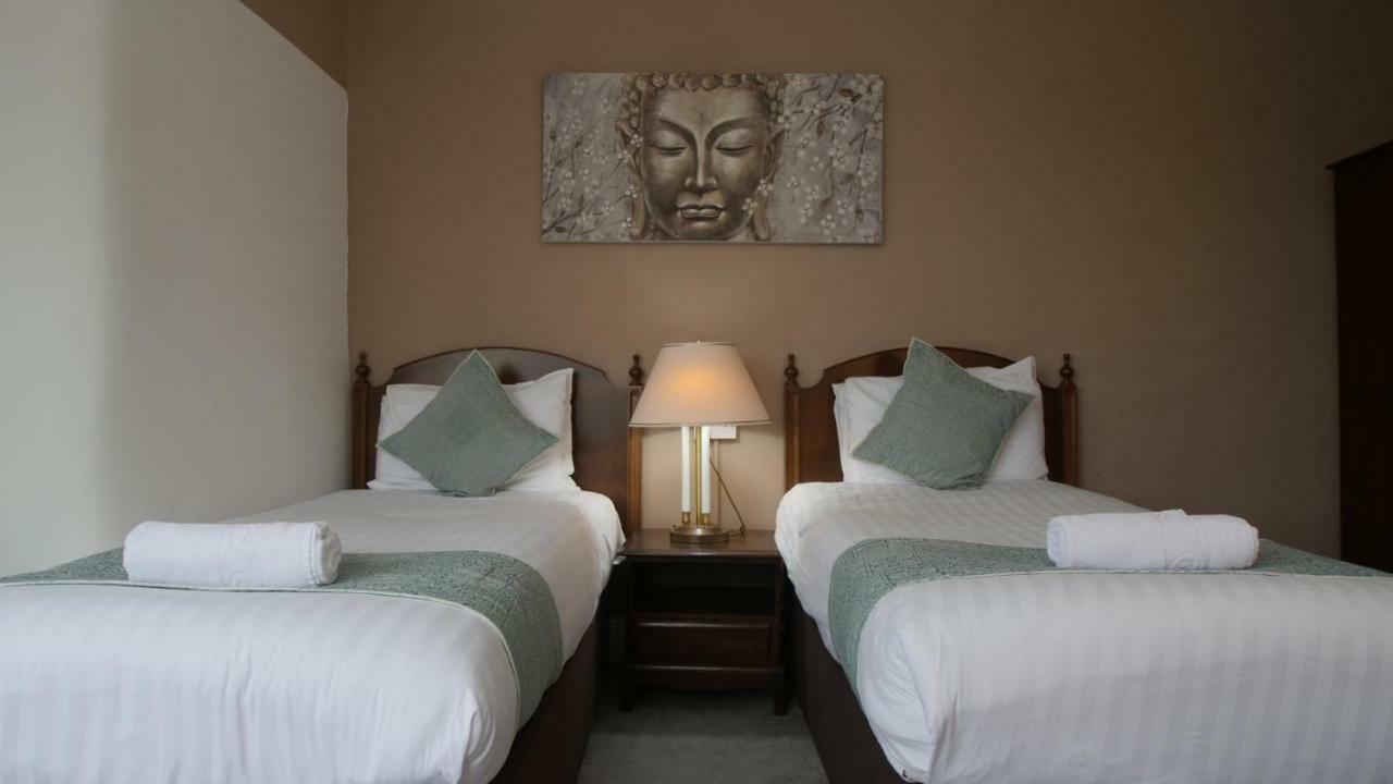 The Broadway Hotel Λαντούντνο Εξωτερικό φωτογραφία